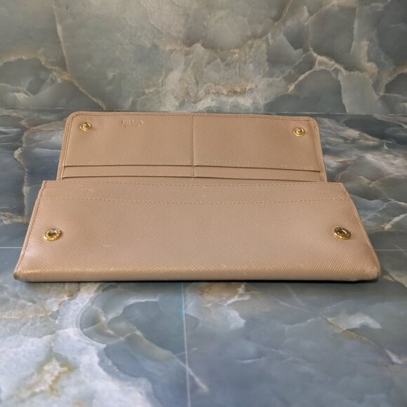 Prada  Saffiano Bow Continental Wallet Cammeo in Beige - Picture 2 of 10